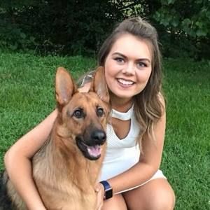 Meet your Posher, Caitlin